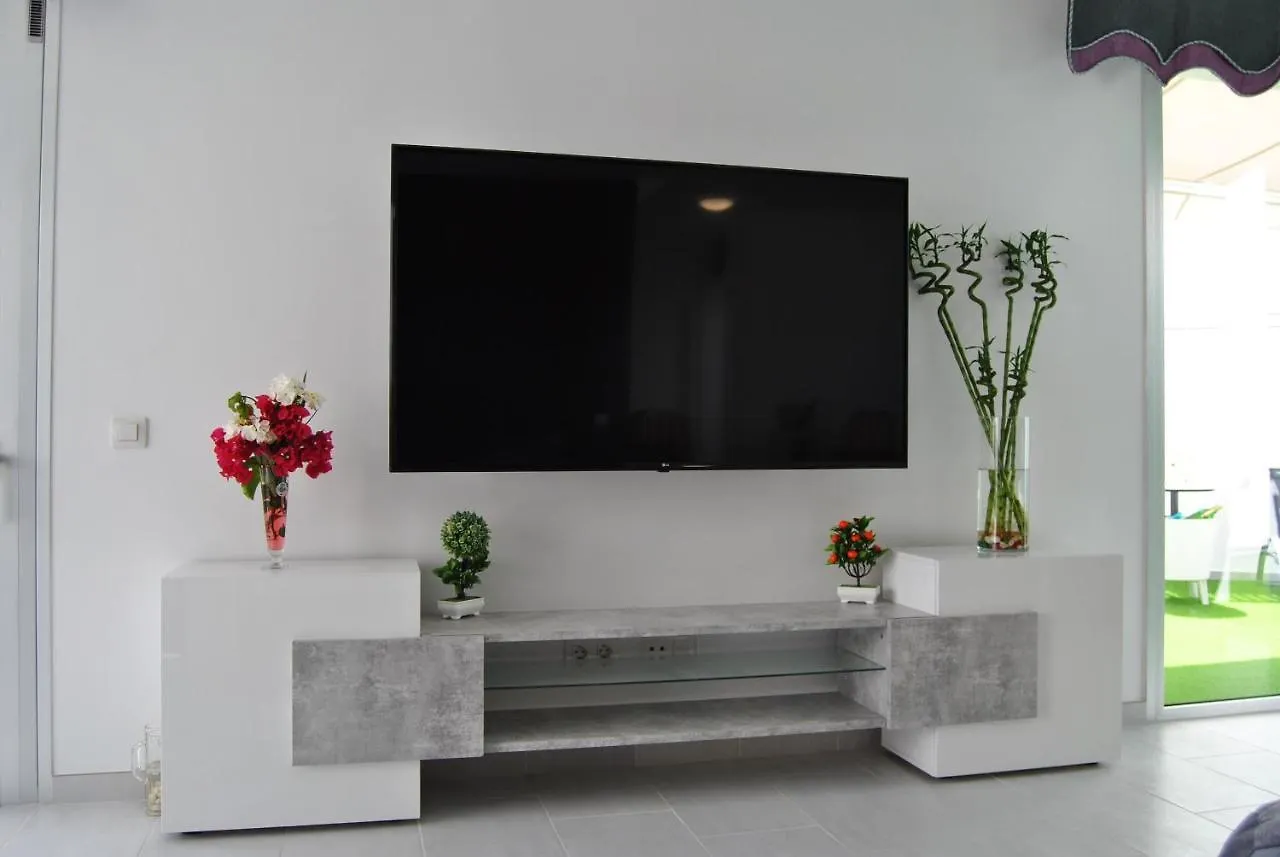 Big Villa Tauro With Private Heated Saltwater Pool & Jacuzzi & Bbq & Game Room & Arcade Games Mogan 0*,  Spain