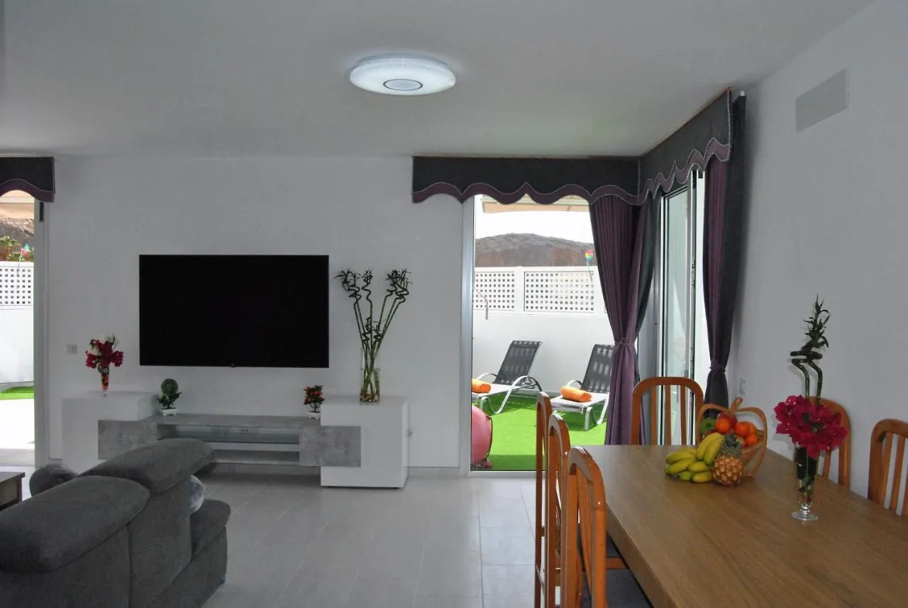 Big Villa Tauro With Private Heated Saltwater Pool & Jacuzzi & Bbq & Game Room & Arcade Games Mogan 0*,  Spain