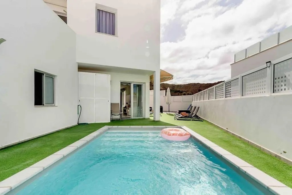 Big Villa Tauro With Private Heated Saltwater Pool & Jacuzzi & Bbq & Game Room & Arcade Games Mogán 0*,