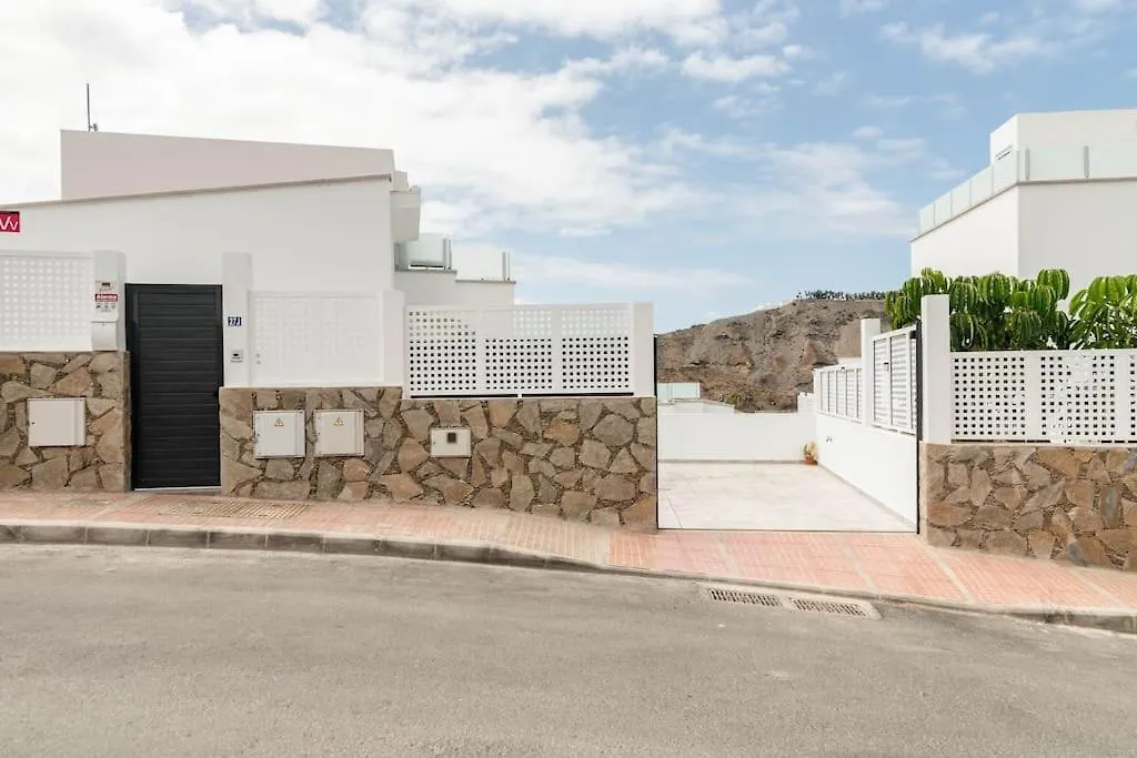Big Villa Tauro With Private Heated Saltwater Pool & Jacuzzi & Bbq & Game Room & Arcade Games Mogán